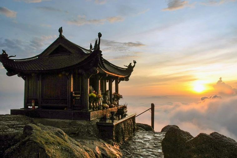 Tour Vịnh Hạ Long - Hạ Long Park - Bãi Cháy - Yên Tử 3 Ngày 2 Đêm